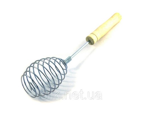 Вінчик з деревяною ручкою 8205